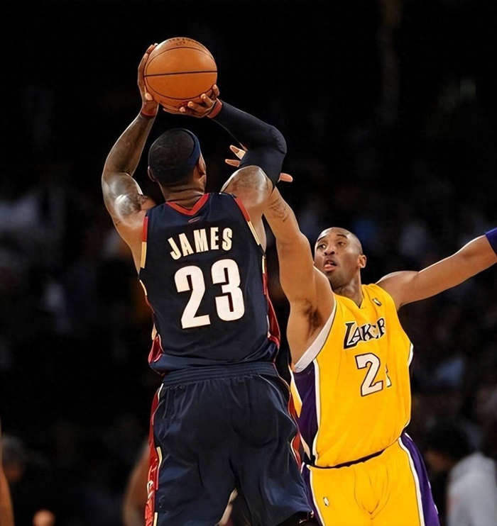 pulse-kaiyun.com-科比和詹姆斯到底谁更强？美媒对比14项能力，没想到他被碾压了|科比·布莱恩特|科比-布莱恩特|nba|投篮|比赛_新浪体育_新浪新闻